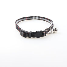 Lade das Bild in den Galerie-Viewer, Pet bow collar
