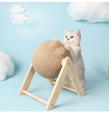 Lade das Bild in den Galerie-Viewer, Cat Catching Ball
